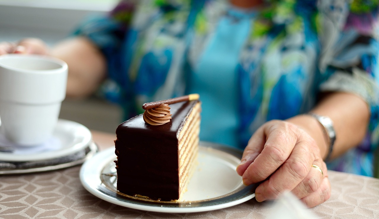 cakes-4447031_1280.jpg